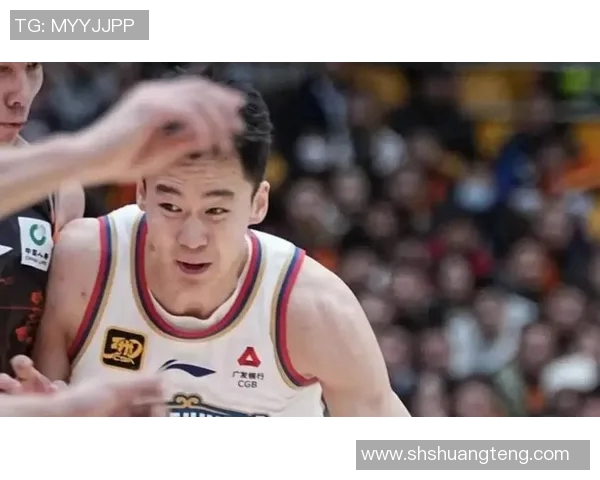 简约风范的篮球明星们展现了不凡的实力与魅力